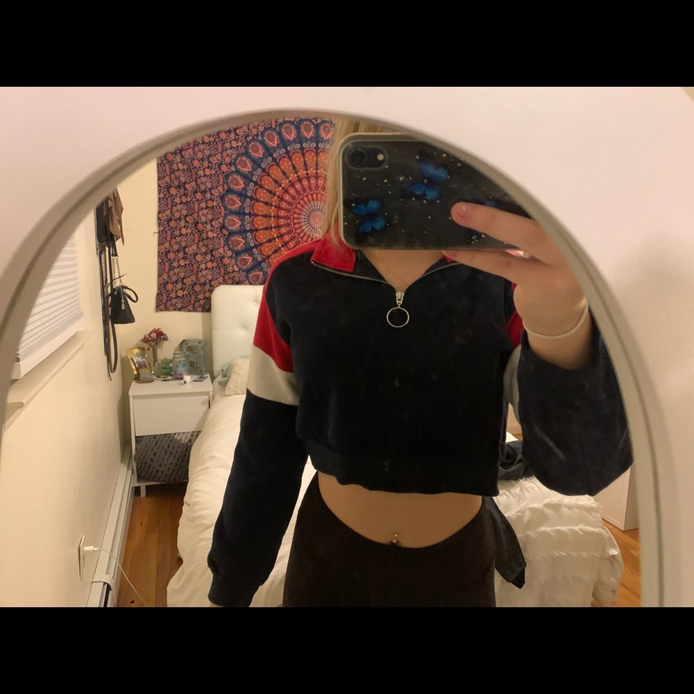h & m cropped hoodie/ navy blue and red
